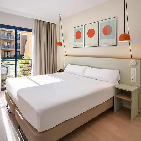 Aparthotel Sol Sancti Petri 3*