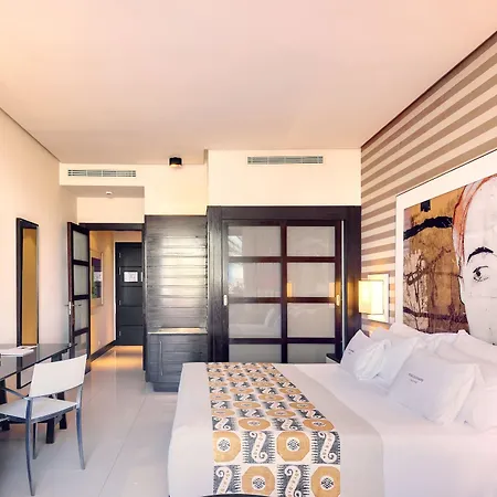圣彼得里皇家度假酒店-巴塞罗酒店集团成员 5* 奇克拉纳－德拉弗龙特拉