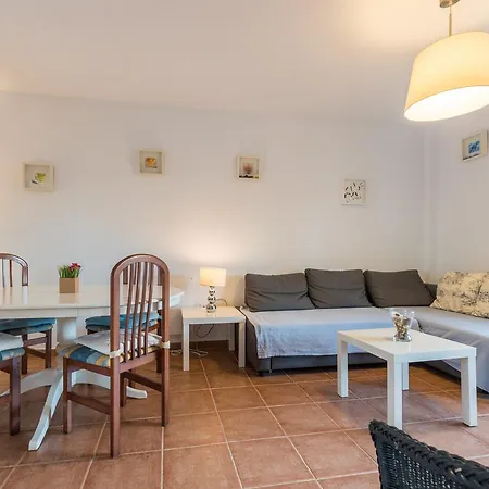 Apartment Mijares *