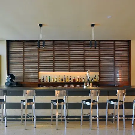 圣彼得里皇家度假酒店-巴塞罗酒店集团成员 奇克拉纳－德拉弗龙特拉