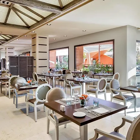 圣彼得里皇家度假酒店-巴塞罗酒店集团成员 酒店 奇克拉纳－德拉弗龙特拉